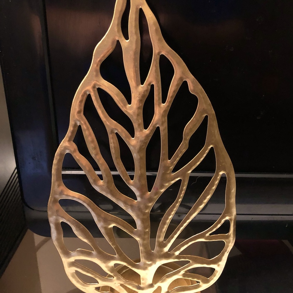 Leaf 🍁 Tablet Top Decor - Picture 3 of 5